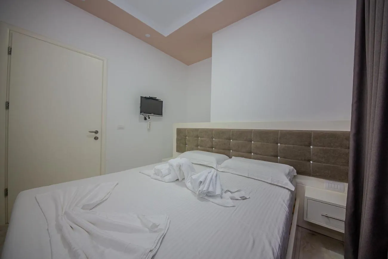 Апарт-отель Hotel Landi Ксамил