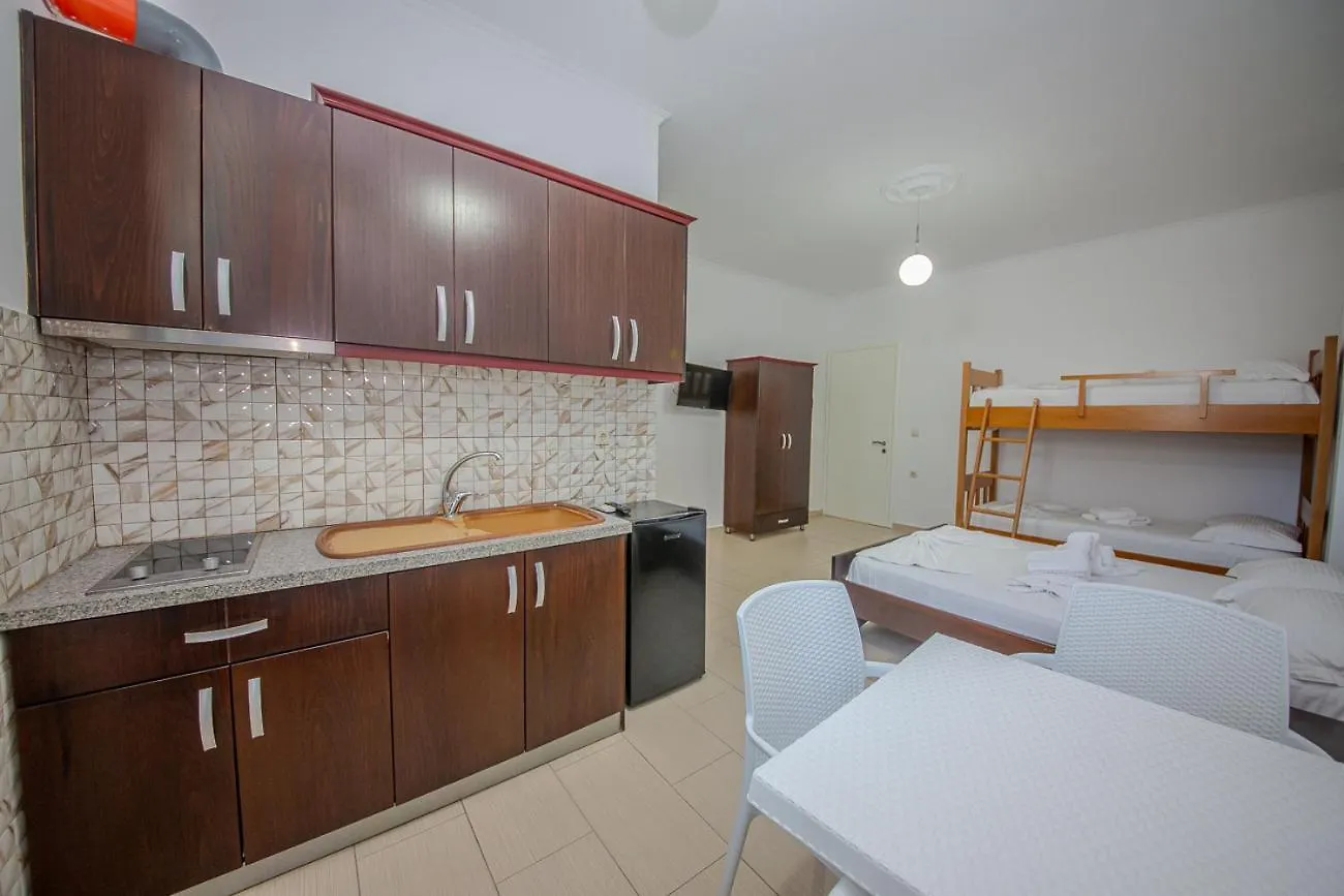 Hotel Landi Ksamil 3*,