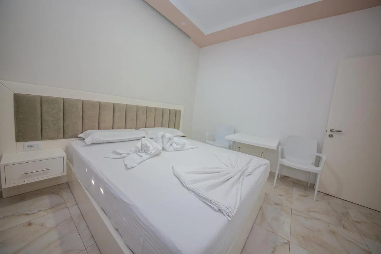 *** Апарт-отель Hotel Landi Ксамил Албания