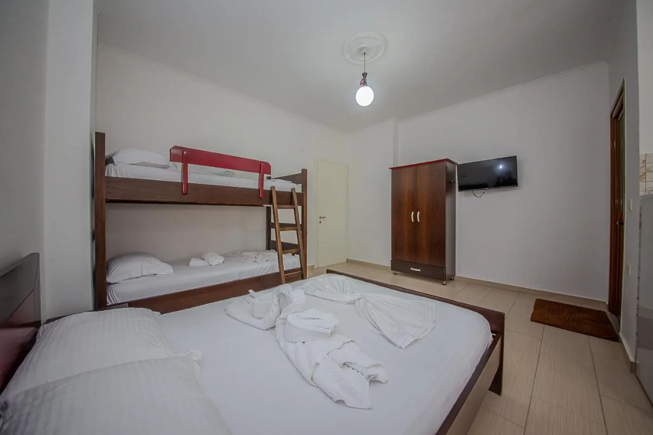 Hotel Landi Ksamil 3*,