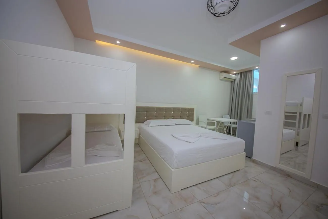Апарт-отель Hotel Landi Ксамил